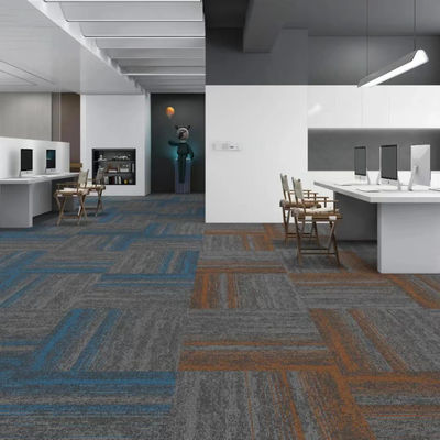 1/12 ホテル や 事務所 に 用い られる シンプル な カーペット タイル