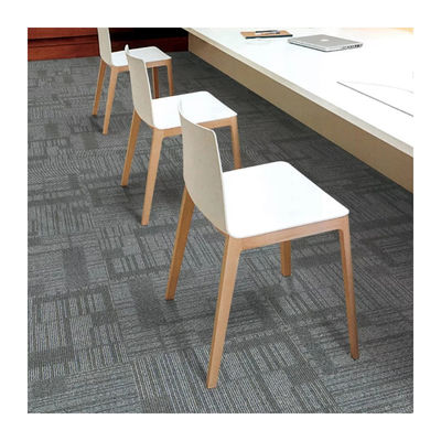 8kg/sqm オフィス用モジュール式床の長方形のための高級取り外し可能なカーペットタイル