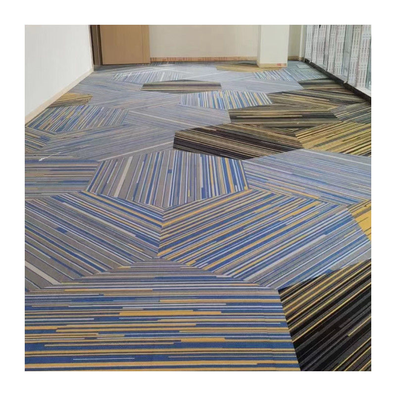 商用部屋 プリントされた高級カーペットタイル 50x50 60.96x60.96 タイル ホテルカーペット
